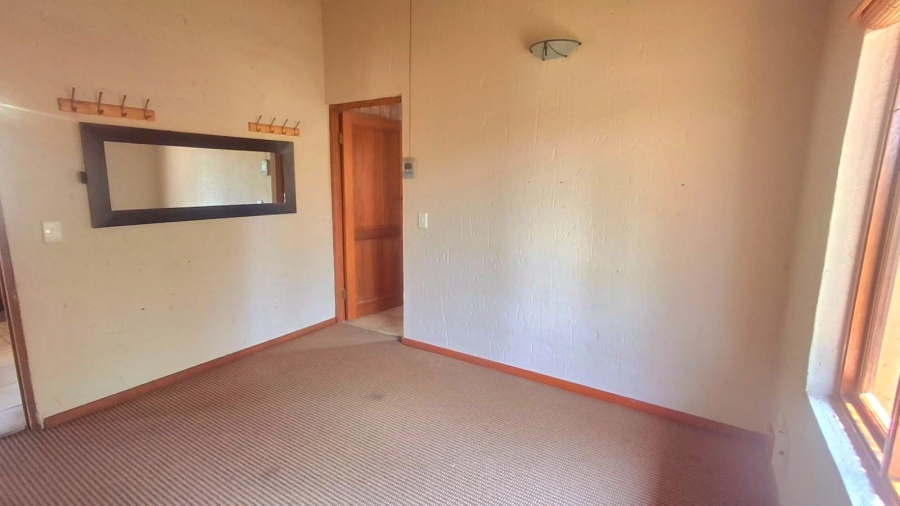 4 Bedroom Property for Sale in Boschenvaal River Front Lodges Free State